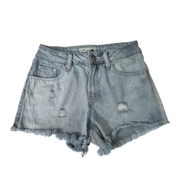 Rewash Women’s Size 3/26 Distressed Denim Shorts Frayed Hem Two Tone Pinstriped - Picture 1 of 7
